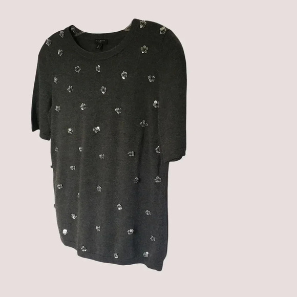 Talbots  flower embellished  Women gray top size smaall petite - Picture 3 of 8